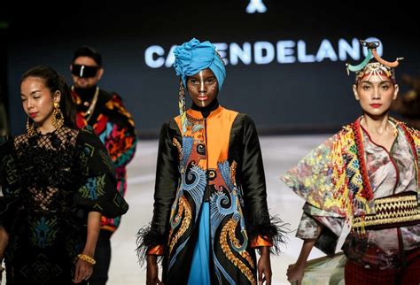 Jakarta Fashion Week 2019: Een caleidoscopische ontploffing van Indonesische creativiteit en een katalysator voor internationale erkenning